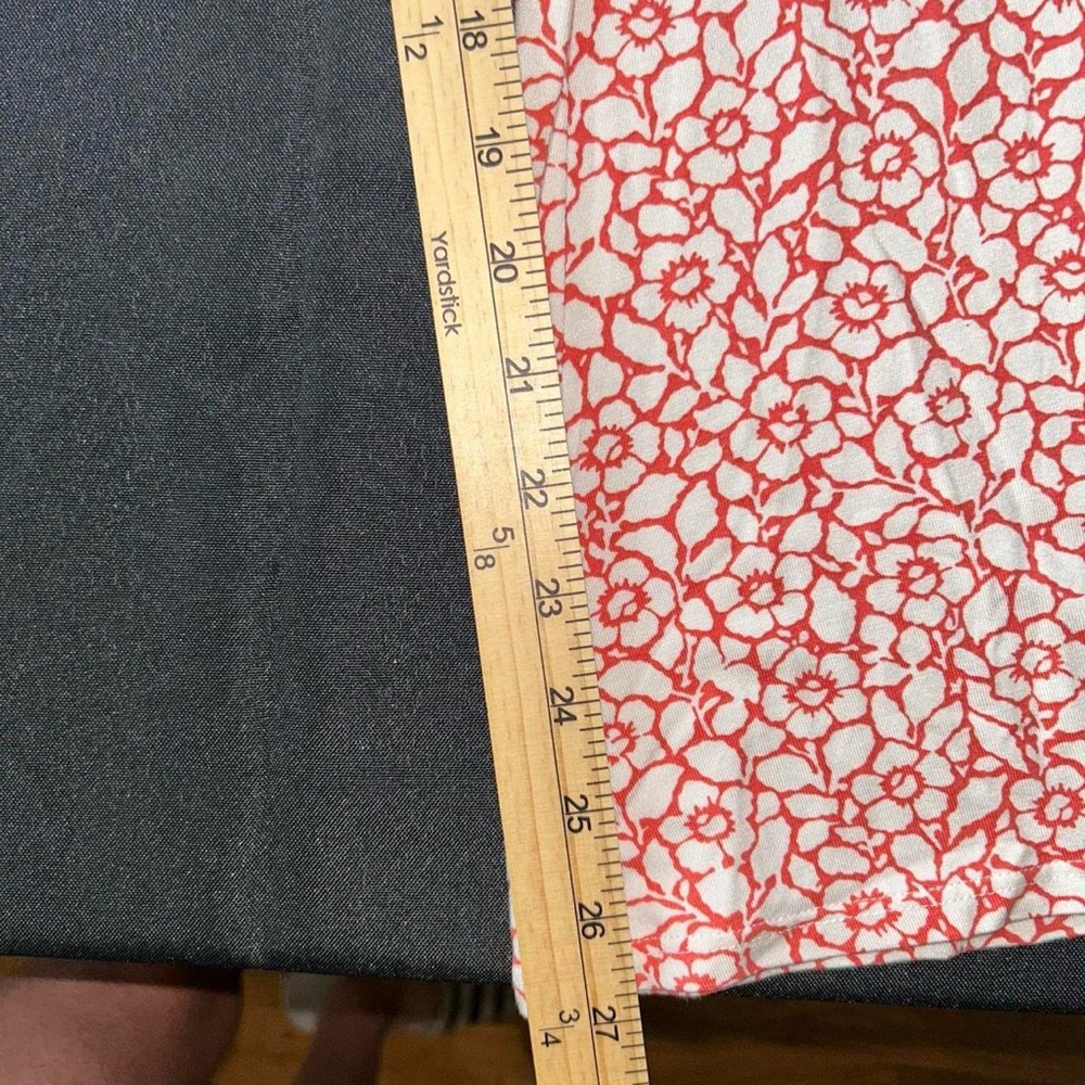 O'Neill Red and White Floral Pants - Picture 6 of 6